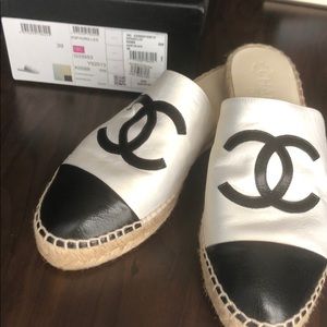 Chanel mules black and white new 39